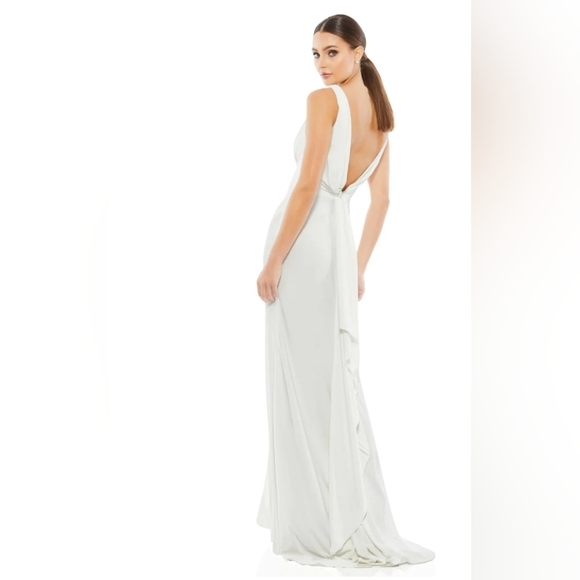 Mac Duggal, Sleeveless V-Neck Jersey‎ Gown, White, Size 2 - NWT - Picture 2 of 11
